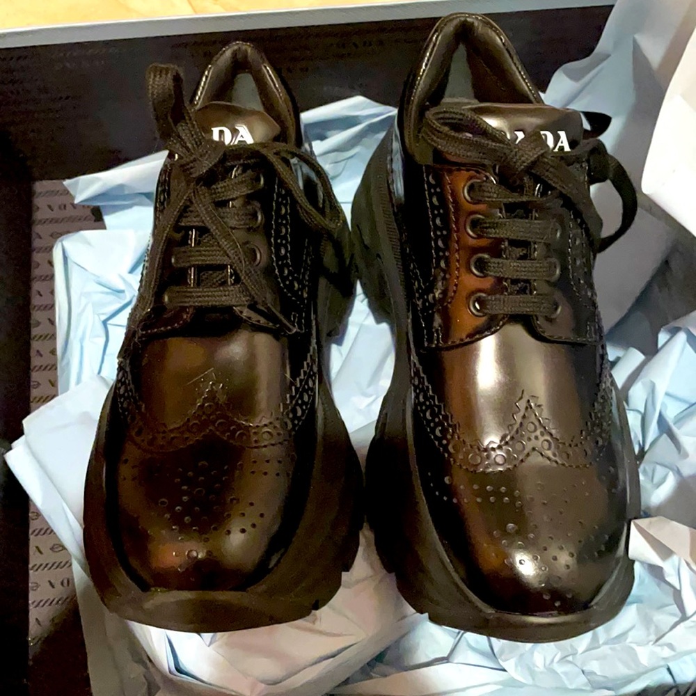 Brand new prada sneakers 35